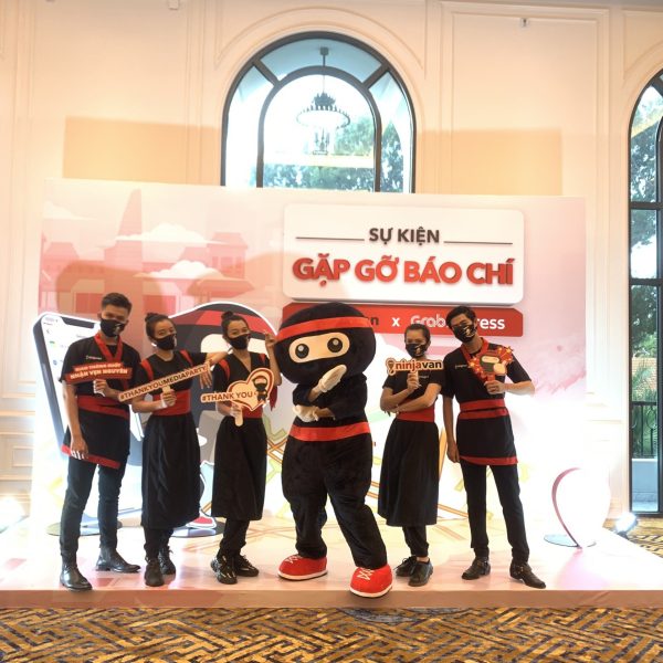 Tổ chức sự kiện