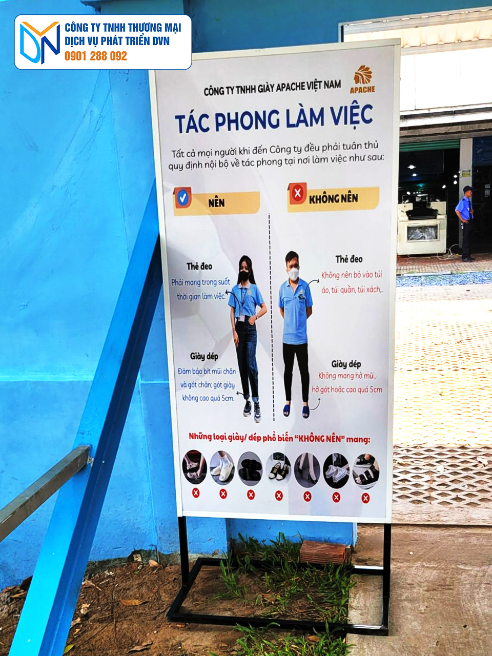STANDEE KHUNG SẮT NGOÀI TRỜI